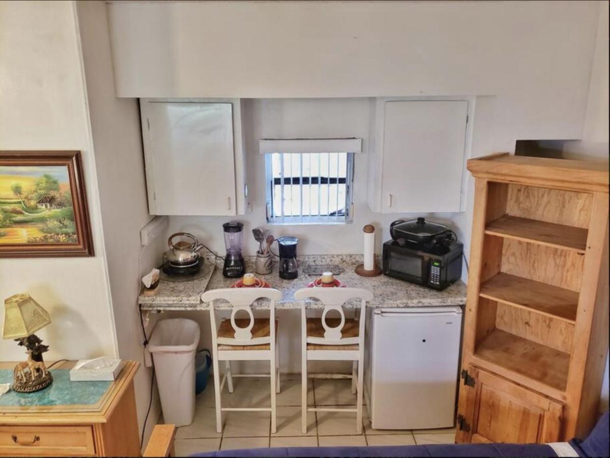 Cozy Queen Bed Studio With 60 Inch Smart Tv, Netflix, Airplay, Mini-Fridge, And 500 Mbps Wifi Near Fiu, Dolphin Mall, Airport Miami Eksteriør bilde